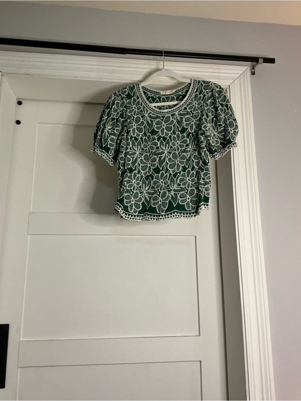 Solitaire Emerald Green Cropped Top with White Lace Embroidery